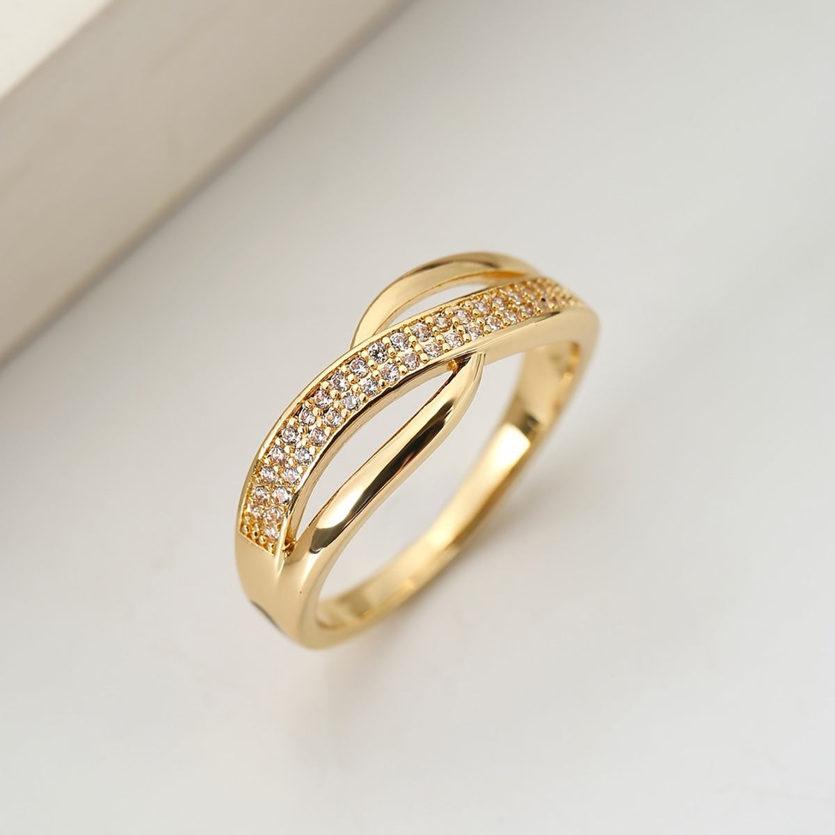 Serenina | Anillo cruzado dorado