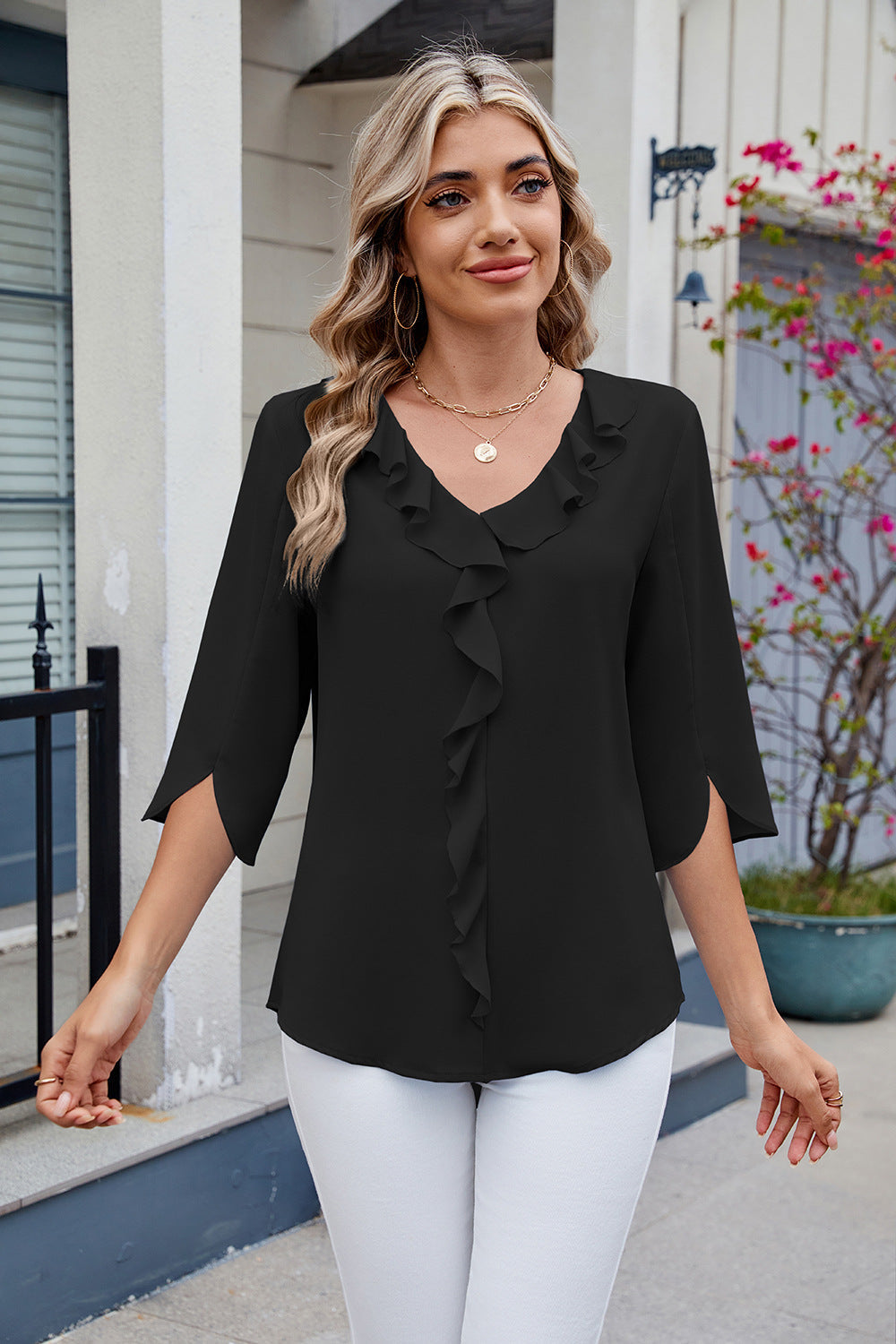 Bibiana | Blusa con volantes y escote en pico