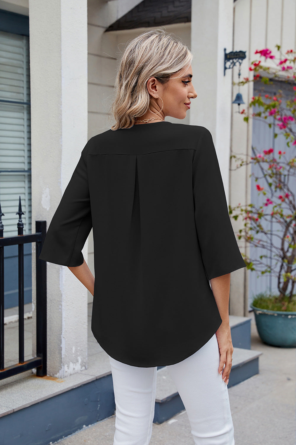 Bibiana | Blusa con volantes y escote en pico