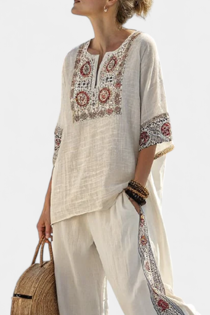 Tameric | Conjunto de sofisticada blusa cruda bordada y pantalones holgados