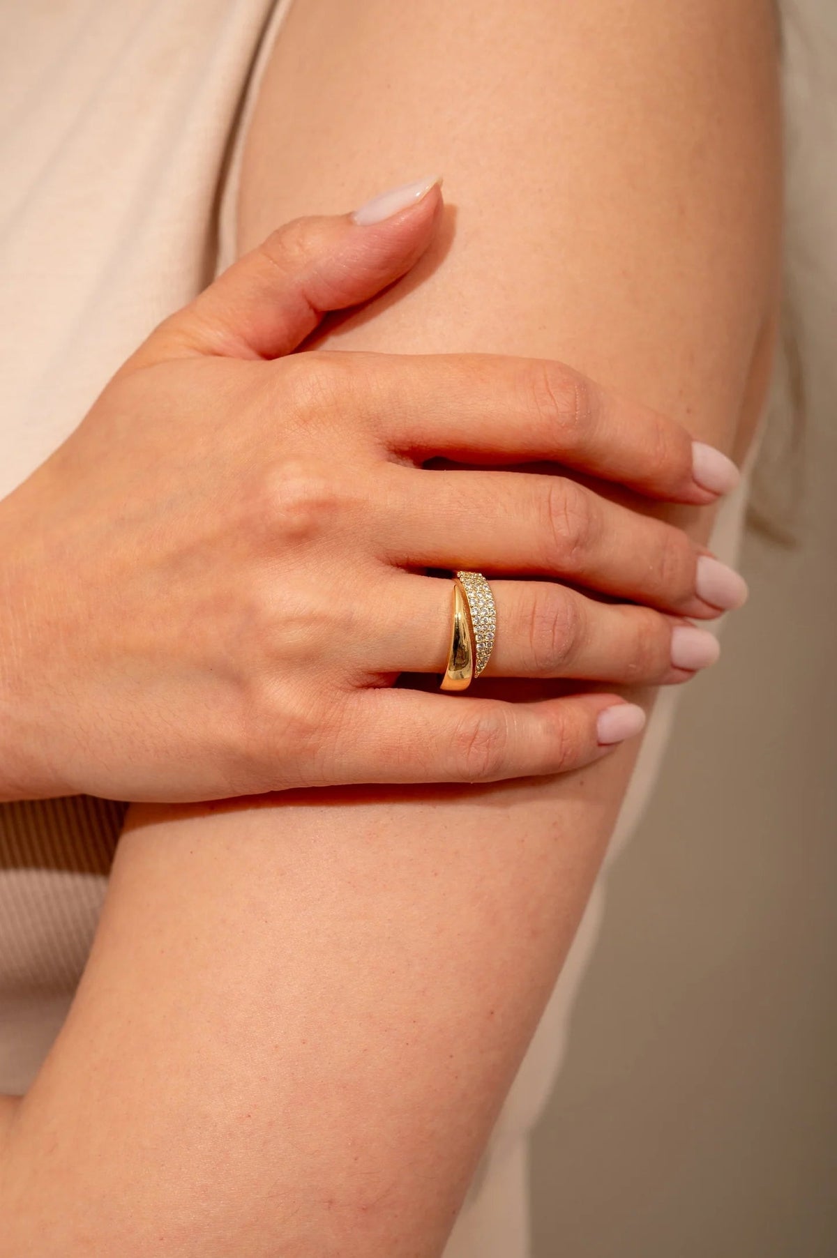 Maddalena | Anillo con piedras brillantes
