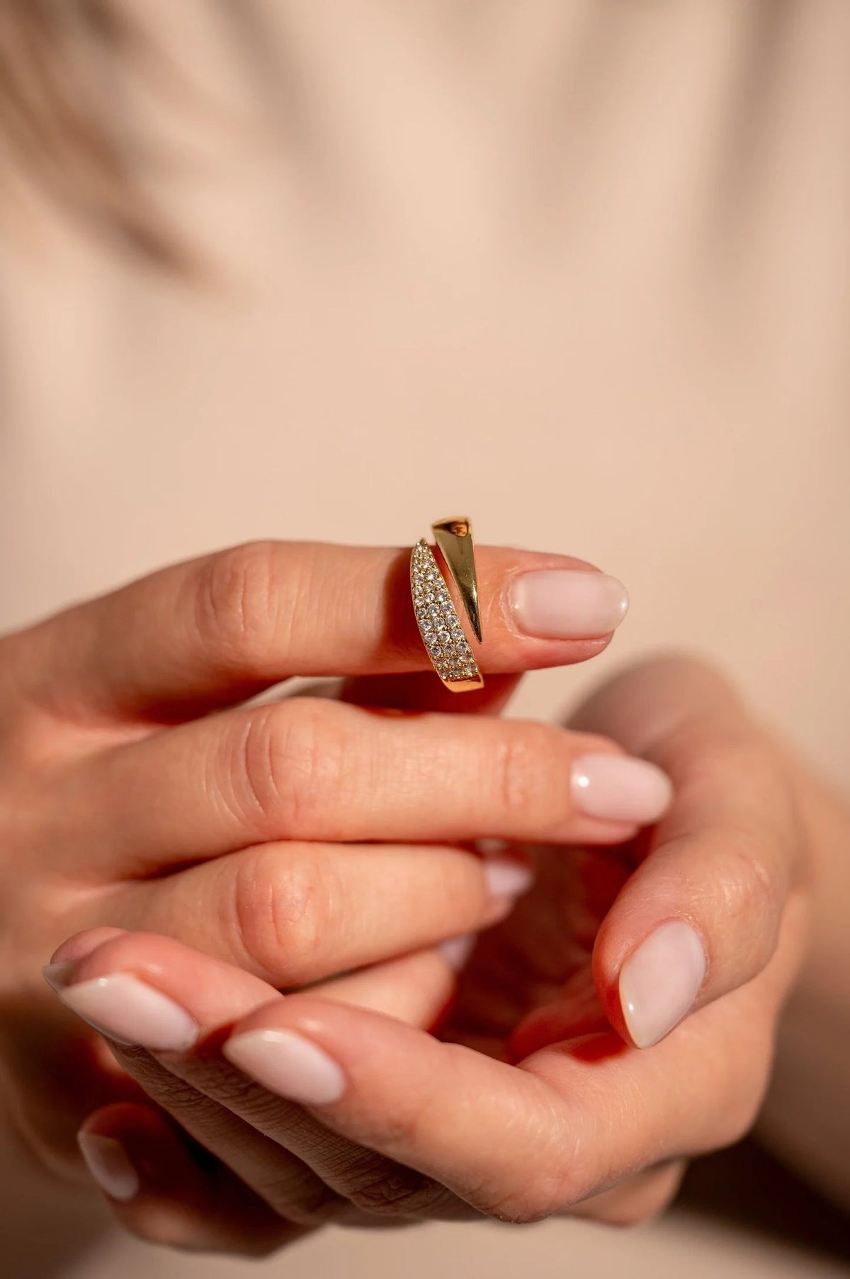 Maddalena | Anillo con piedras brillantes